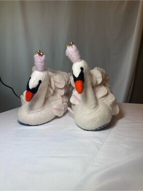 Plush Swan Women's Slippers in White with Pink Crown
